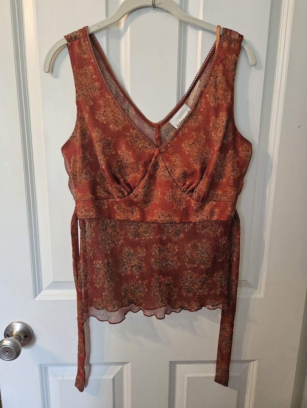 Fashion Bug Y2k Rust Paisley V-Neck Women’s Top